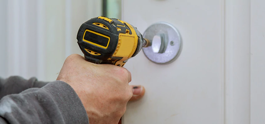 Street Locksmith For Smart Lock Repair in Oxnard, CA