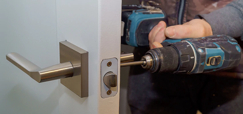Broken Door Handle Lock Repair in Oxnard, California